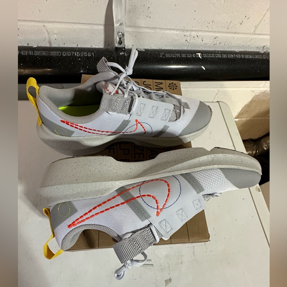 Nike (GS)